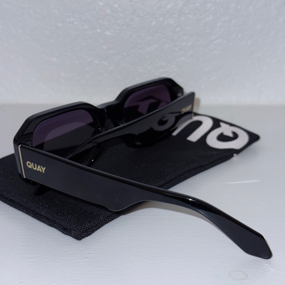 Quay Australia Black Rectangular Sunglasses - Picture 1 of 2